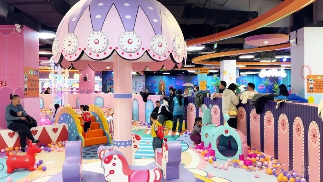 即买即用【高新万达-华景欢乐城】15000平网红空间，海洋球池，蹦床，活体昆虫馆，探洞，攀岩，卡丁车，旋转木马...一票畅玩