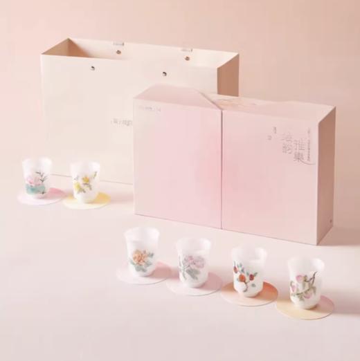 上新了故宫「绘韵雅集」手绘玉瓷茶杯 | 以稀世冰种玉瓷为胎，取故宫千年藏品为灵感，再由匠人一笔一划手绘而成 商品图0