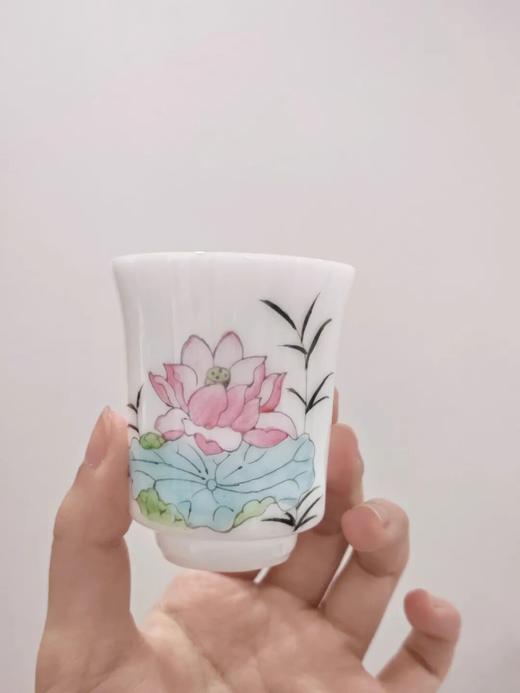 上新了故宫「绘韵雅集」手绘玉瓷茶杯 | 以稀世冰种玉瓷为胎，取故宫千年藏品为灵感，再由匠人一笔一划手绘而成 商品图6