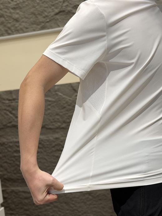 原单，斐乐压胶短袖，背部拼接透风清爽 商品图5