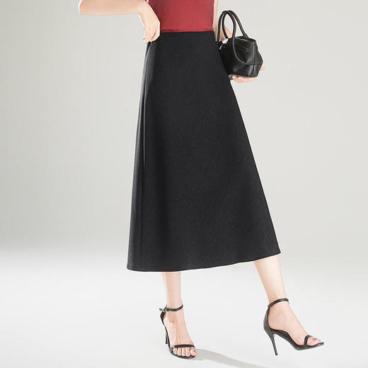 「自」全新升级【铂金会员146/天猫199/差价53】(21411)洛诗琳时尚简约亮丝半身裙女2026夏季新款版高腰通勤A字裙 商品图2