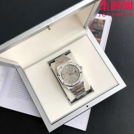 【奢华运动 标杆产物】爱彼皇家橡树15500系列 男士腕表 表径41mm
【机芯】搭载进口西铁城 商品图1