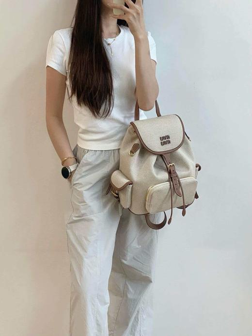 缪缪 新款学院风双肩包 商品图2