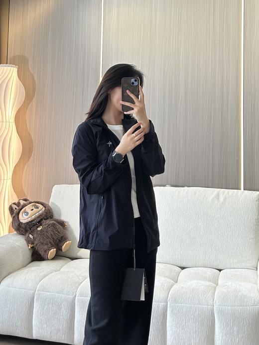 始祖鸟 户外男子连帽皮肤衣夹克 商品图7