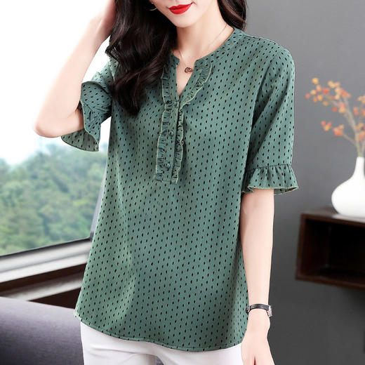 大码波点短袖雪纺衬衫女2026新款妈妈时尚漂亮小衫胖mm遮肚子上衣 商品图2