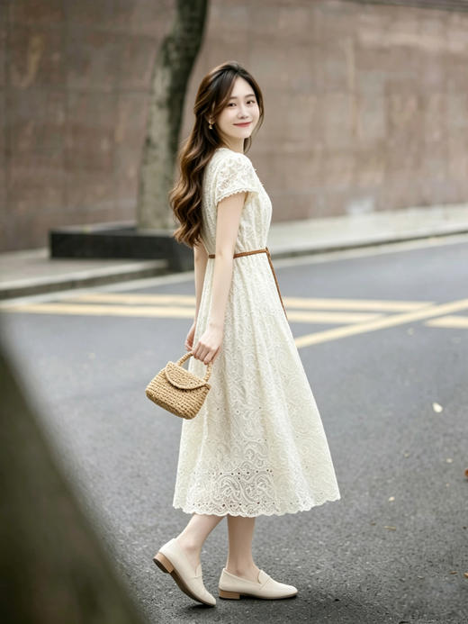 【百图lulu定制】【南法连衣裙】重工蕾丝 刺绣 V 领带腰带 短袖连衣裙 商品图3