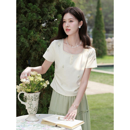 鹿向南「花语」杏色立体花朵短袖T恤夏季新款修身显瘦甜美女上衣 商品图0