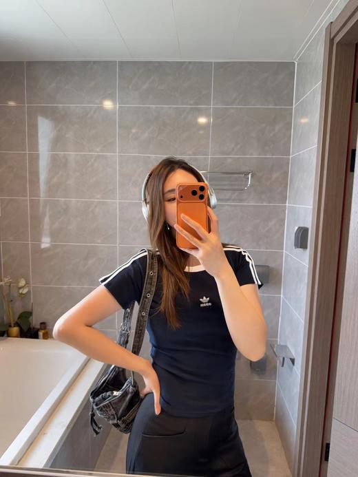 F040906夏季新款复古修身三道杠设计采用了撞色包边的圆领短款T恤 商品图13