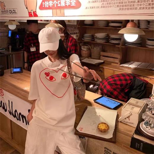 <曾小咸推荐>4.10新品上新 260G纯棉川久刺绣爱心T恤  日常109！！ 活动价79！！【预售3-15天内发货】 商品图5