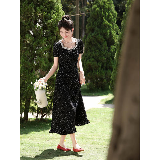 鹿向南「田园」黑色短袖连衣裙女夏新款时尚百搭碎花设计A字长裙 商品图4