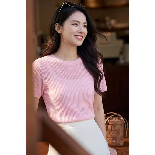 天丝+桑蚕丝混纺 多巴胺穿搭肌理针织衫 米思阳2026夏季新款立体粉色针织短袖基础圆领上衣女 商品图3