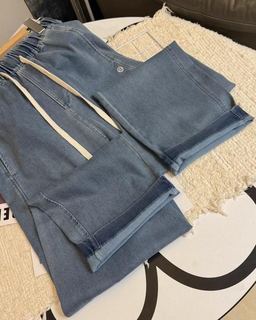 F040933春夏季新款宽松软糯丝滑透气凉感百搭天丝牛仔直筒阔腿裤 商品图3