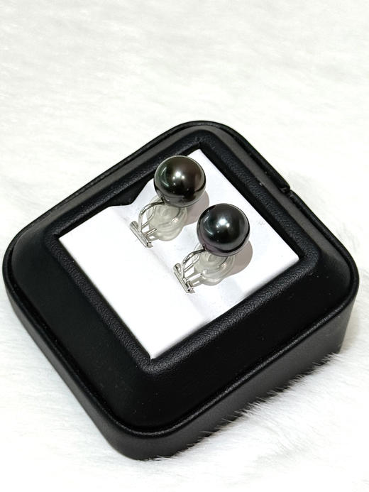 【日本溯源之旅】classic18k金孔雀绿珍珠耳夹10-11mm（展会产品拍下后不支持7天无理由退换货） 商品图0