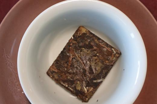 一片「如意」，七个春天 〡2019年寿眉 饼干茶 福鼎白茶 似果香般活泼、清润的香气，尾调中缀着一丝蜂蜜香 商品图3