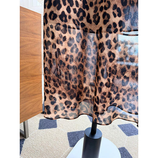 上行之美 90年代经典时髦豹纹 桑蚕丝混纺豹纹半裙 隐形橡筋腰头斜裁微A版型长半裙 梨形福音半裙 商品图7