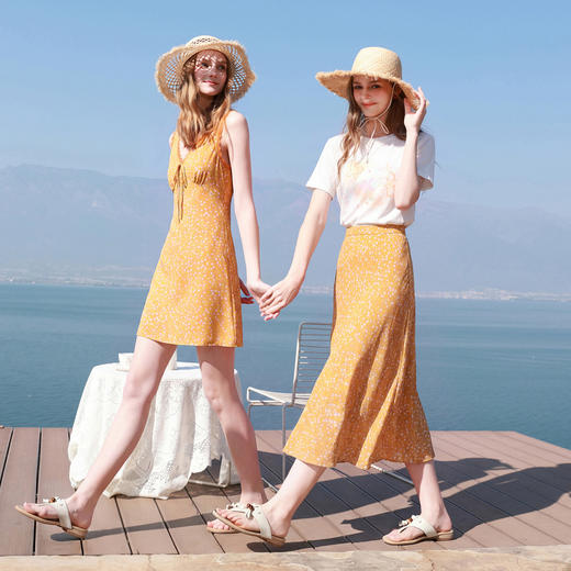 三彩2026夏季新款碎花连衣裙无袖A字裙v领叠穿短裙M 商品图3