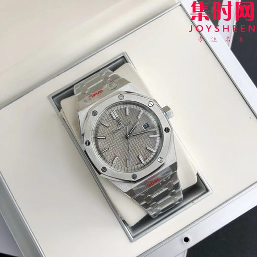 【奢华运动 标杆产物】爱彼皇家橡树15500系列 男士腕表 表径41mm
【机芯】搭载进口西铁城 商品图2