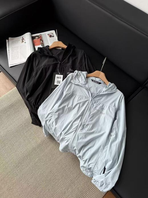 始祖鸟   Squamish 连帽皮肤衣男女同款 商品图9