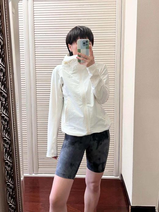 始祖鸟 女款冰丝超轻超薄防紫外线便携收纳皮肤风衣 商品图1