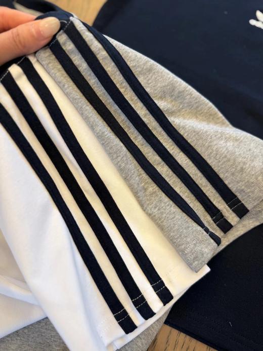 F040906夏季新款复古修身三道杠设计采用了撞色包边的圆领短款T恤 商品图6