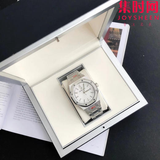 【奢华运动 标杆产物】爱彼皇家橡树15500系列 男士腕表 表径41mm
【机芯】搭载进口西铁城 商品图1