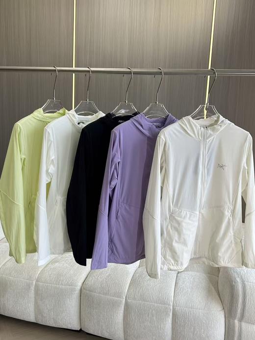 始祖鸟  官网女款新款连帽轻薄防晒皮肤衣！！ 商品图0