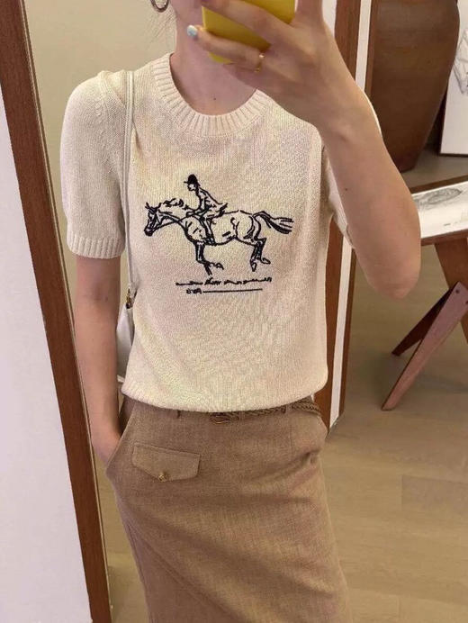 DYJ3906175马术刺绣短袖上衣 商品图3