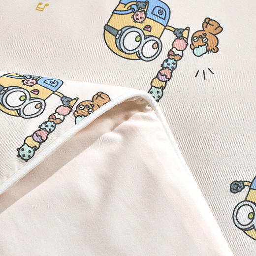 小黄人可水洗双面凉感夏被，凉感面料舒适透气凉爽 ，德国进口高蓬松超细旦纤维，轻盈无压，工学曲线设计，贴合头颈，舒适放松，慢回弹舒压，贴合颈部曲线 商品图12