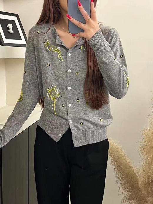 DYJ2026836钉珠羊毛开衫 商品图4