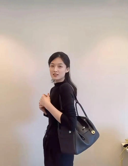 爱马仕 lindy30 蓝色 togo皮 单肩包 商品图3