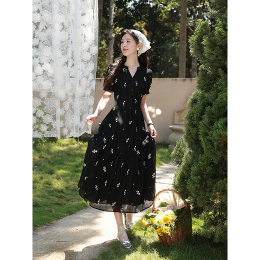 鹿向南「雾漫山野」黑色短袖连衣裙女夏新款修身时尚印花A字长裙 商品图2