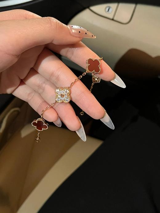 V金版【Z品定制级 1:1钢印 】VCA 梵克雅宝五花手链 漏手腕的季节到啦！ 日常通勤或者约会叠戴都超有格调 带五花有钱花 hahahha~ 商品图1