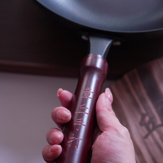 鑫义祥章丘铁锅/钛炒锅  |   C*TV推荐+《舌尖》背书,底厚边薄，储热稳、导热快、颠勺轻便，在家也能炒出饭店里的锅气！ 商品图8