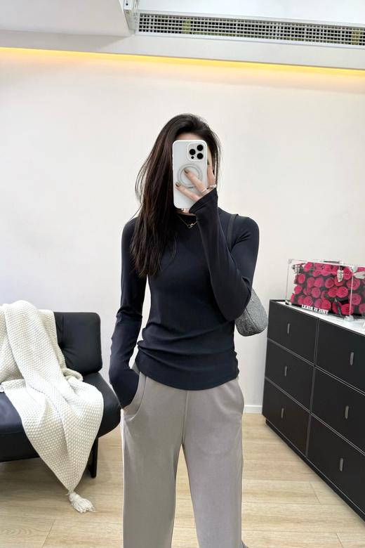 露露  Hold hight📫圆领长袖款 商品图5