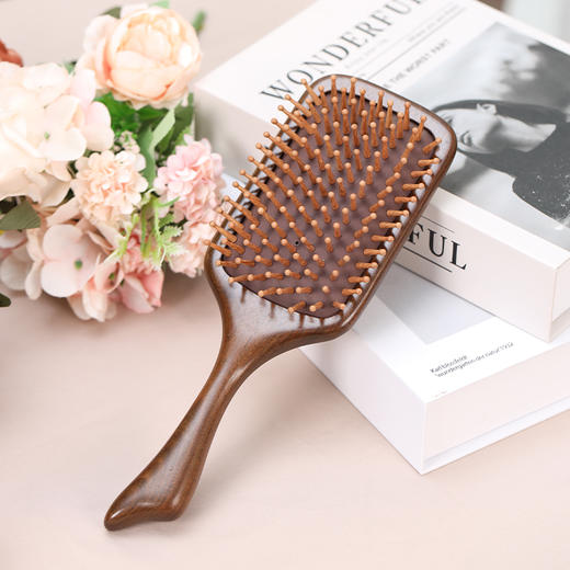 母亲节专属！【辅元堂金丝檀木梳礼盒套装】巴西进口金丝檀木  一梳多用 梳发顺发 头部按摩 经络疏通 小巧便捷 多场景使用 把日常疲惫轻轻揉散 商品图7