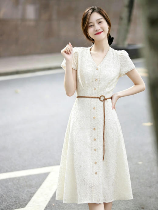 【百图lulu定制】【南法连衣裙】重工蕾丝 刺绣 V 领带腰带 短袖连衣裙 商品图0