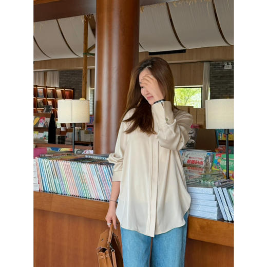 2604211    剪标 真丝衬衫  宽松素绉段 商品图2