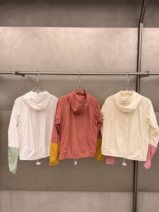 点此购买 壁克峰春秋季女士户外探险伴侣Vislight wind jacket防风夹克 ss 344680 商品图1