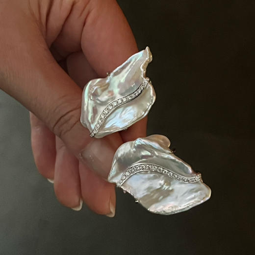 BY EVITA系列 巴洛克风格 18K镶钻石和淡水KESHI珍珠 耳钉 商品图0