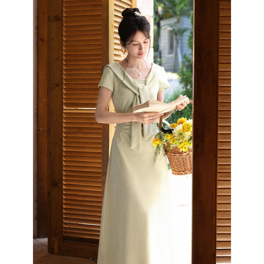 鹿向南「浅茶来信」绿色法式收腰连衣裙夏季新款显瘦气质连衣裙女 商品图3