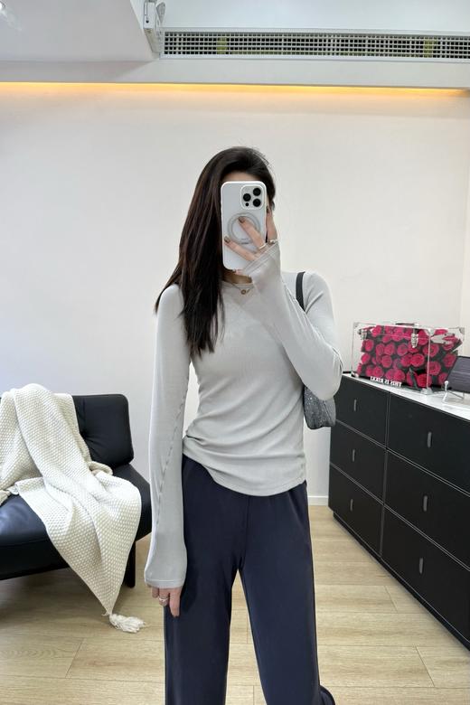 露露  Hold hight📫圆领长袖款 商品图1