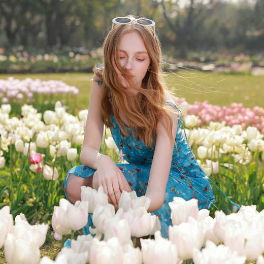 三彩2026夏季新款碎花吊带裙不对称无袖连衣裙长裙度假M 商品图3