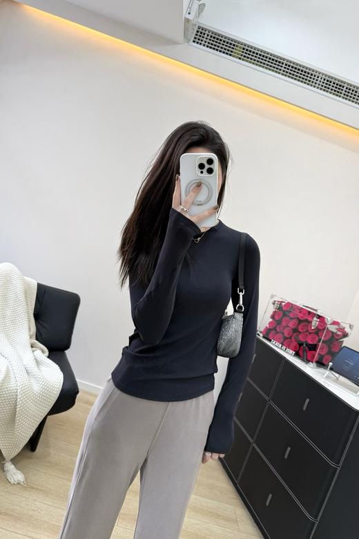 露露  Hold hight📫圆领长袖款 商品图4