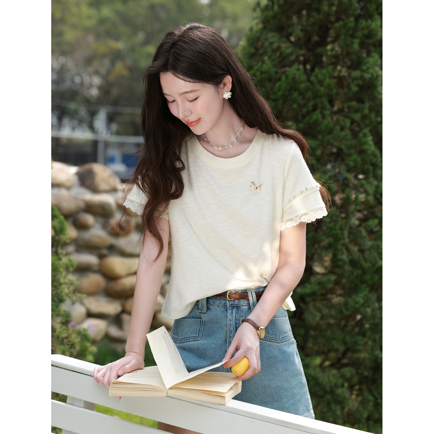 鹿向南「铃兰夏序」法式小资米白色T恤女夏新款气质好看短袖上衣