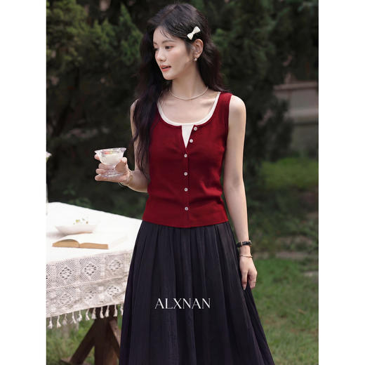 鹿向南「珍妮日记」方领红色背心吊带女夏新款流行修身显内搭上衣 商品图3