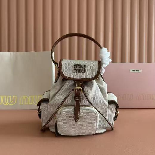 缪缪 新款学院风双肩包 商品图0