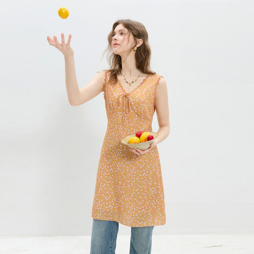 三彩2026夏季新款碎花连衣裙无袖A字裙v领叠穿短裙M 商品图1