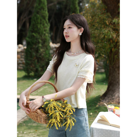 鹿向南「铃兰夏序」法式小资米白色T恤女夏新款气质好看短袖上衣 商品图1