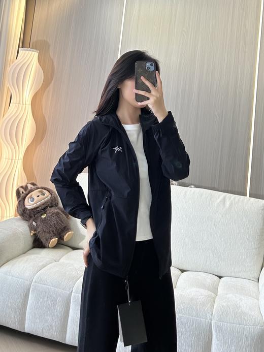 始祖鸟 户外男子连帽皮肤衣夹克 商品图9