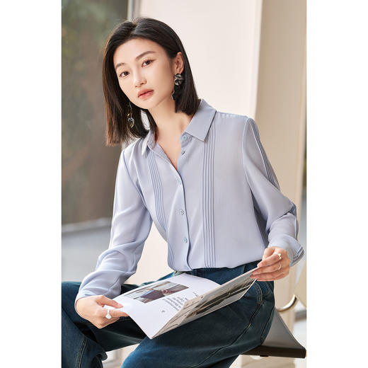 风琴褶衬衫 立体压褶 雾霾蓝气质单品  米思阳2026春季新款时尚轻奢衬衫简约压褶设计感休闲上衣女款5177 商品图3